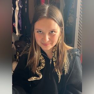 Meet your Posher, Lara